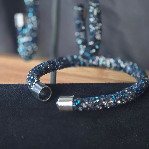 Swarovski  elements Women's Silver and Blue Jewelry set - Picture 4 of 8